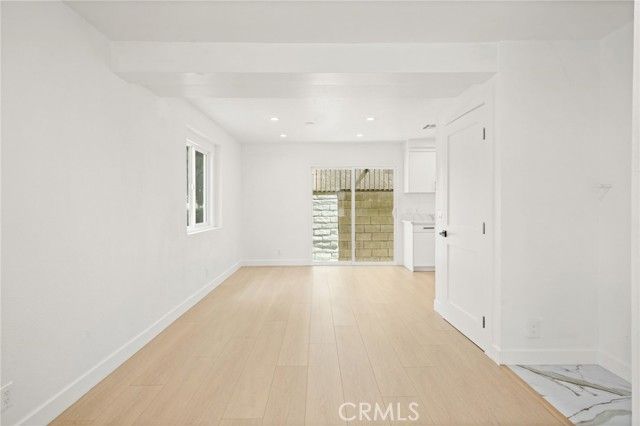 7010 Lennox Avenue, Van Nuys (los Angeles), CA 91405