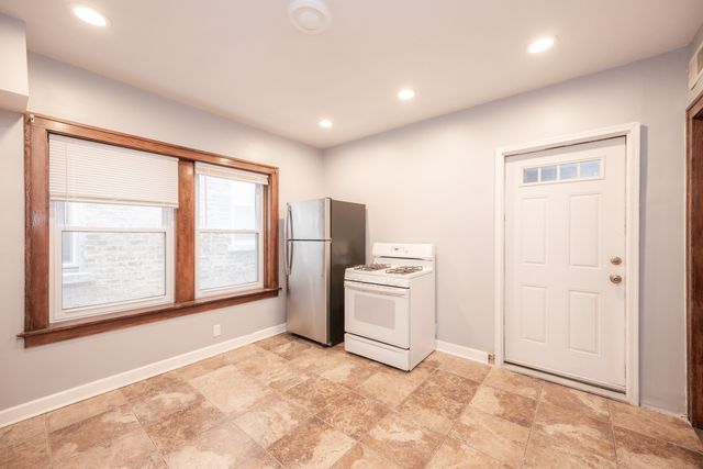 3312 N KOSTNER Avenue 1, Chicago, IL 60641