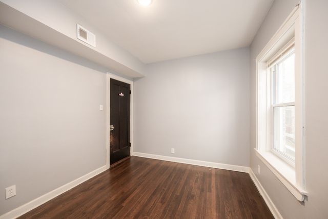 3312 N KOSTNER Avenue 1, Chicago, IL 60641