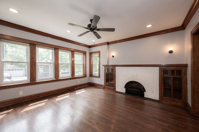 3312 N KOSTNER Avenue 1, Chicago, IL 60641