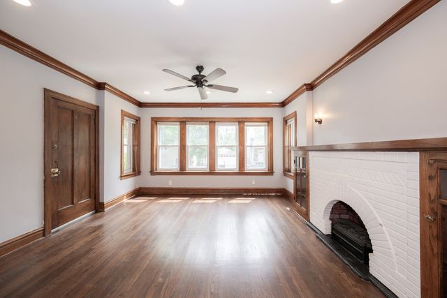 3312 N KOSTNER Avenue 1, Chicago, IL 60641