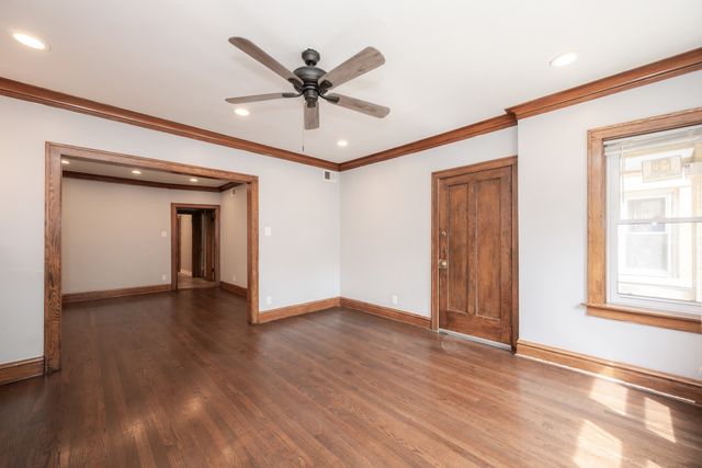 3312 N KOSTNER Avenue 1, Chicago, IL 60641
