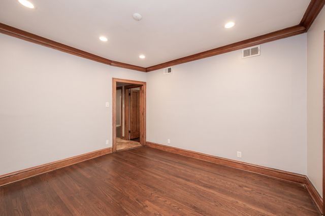 3312 N KOSTNER Avenue 1, Chicago, IL 60641