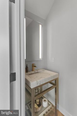 136 BURNSIDE ST, Philadelphia, PA 19127