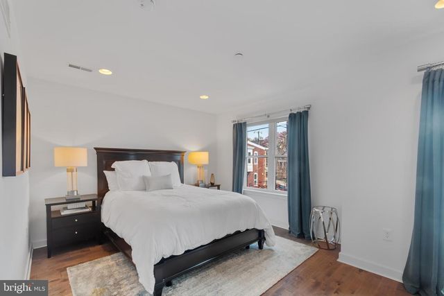 136 BURNSIDE ST, Philadelphia, PA 19127