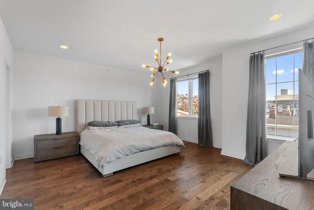 136 BURNSIDE ST, Philadelphia, PA 19127