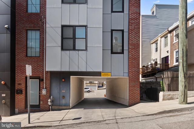 136 BURNSIDE ST, Philadelphia, PA 19127