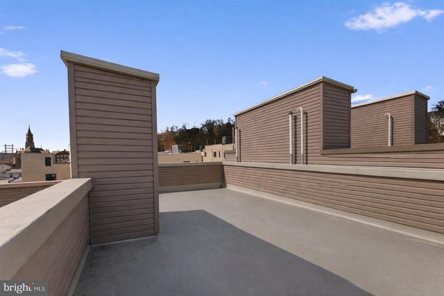 136 BURNSIDE ST, Philadelphia, PA 19127