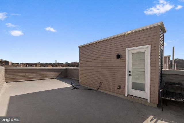 136 BURNSIDE ST, Philadelphia, PA 19127