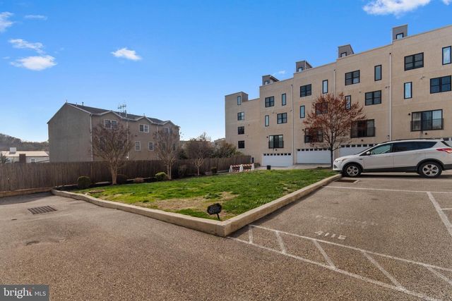 136 BURNSIDE ST, Philadelphia, PA 19127