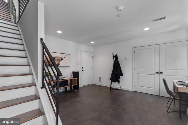 136 BURNSIDE ST, Philadelphia, PA 19127