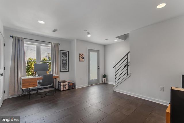 136 BURNSIDE ST, Philadelphia, PA 19127