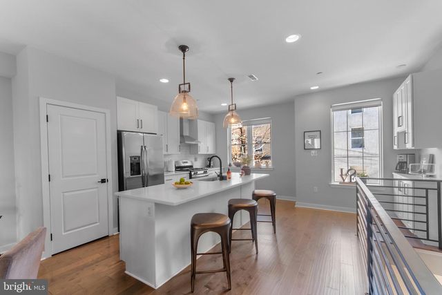 136 BURNSIDE ST, Philadelphia, PA 19127