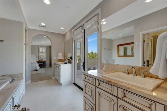 126 Long Fence, Irvine, CA 92602