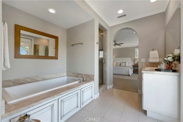 126 Long Fence, Irvine, CA 92602