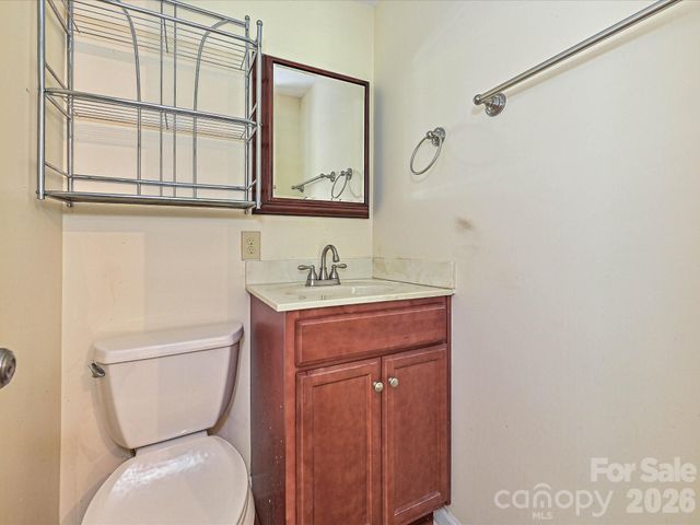 3000 Barfield Drive, Charlotte, NC 28217
