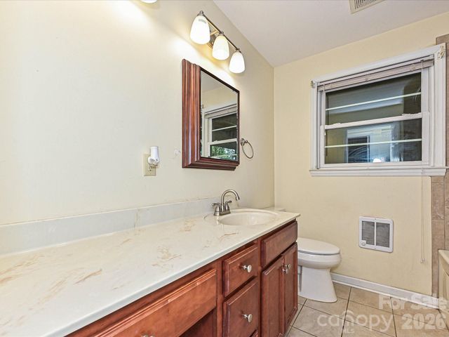 3000 Barfield Drive, Charlotte, NC 28217