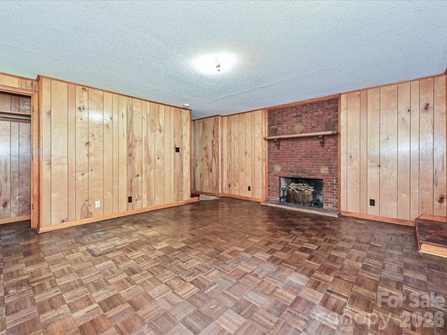3000 Barfield Drive, Charlotte, NC 28217