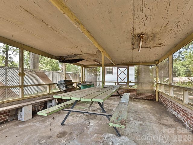 3000 Barfield Drive, Charlotte, NC 28217