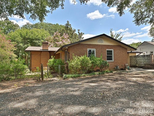 3000 Barfield Drive, Charlotte, NC 28217