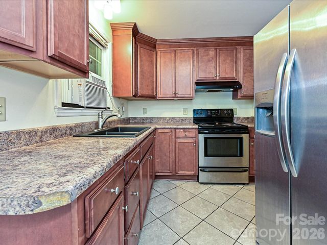3000 Barfield Drive, Charlotte, NC 28217