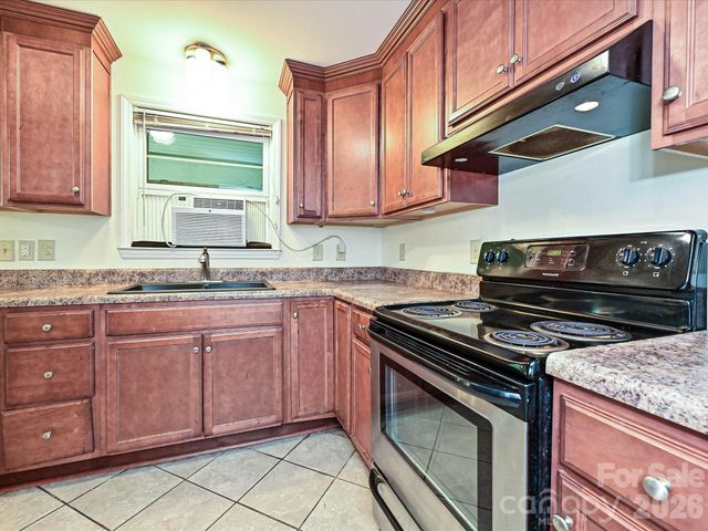 3000 Barfield Drive, Charlotte, NC 28217