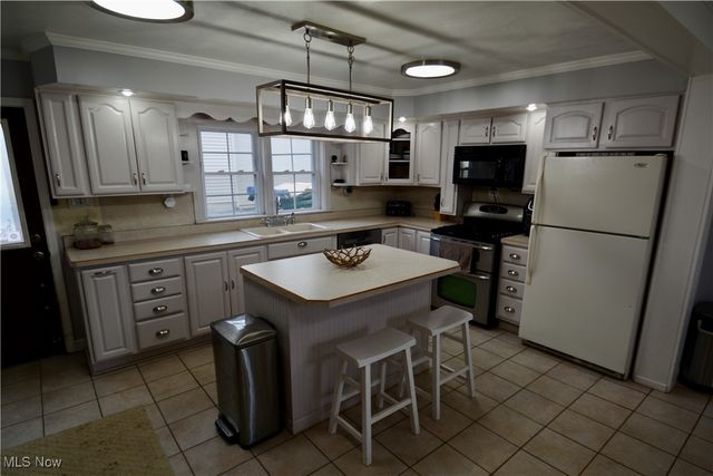 8391 Youngstown Pittsburgh Road, Poland, OH 44514