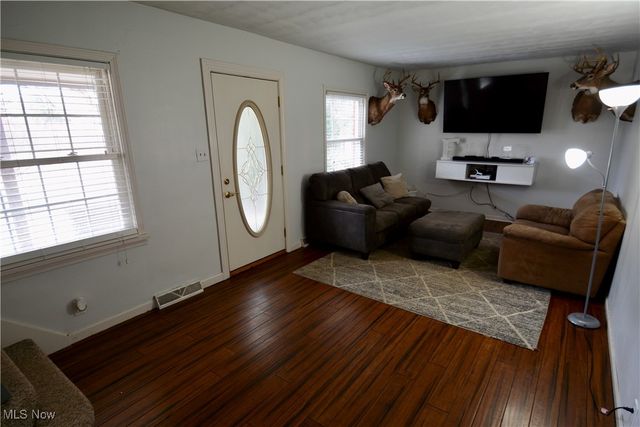 8391 Youngstown Pittsburgh Road, Poland, OH 44514