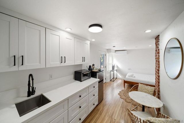 2154 Union St, San Diego, CA 92101
