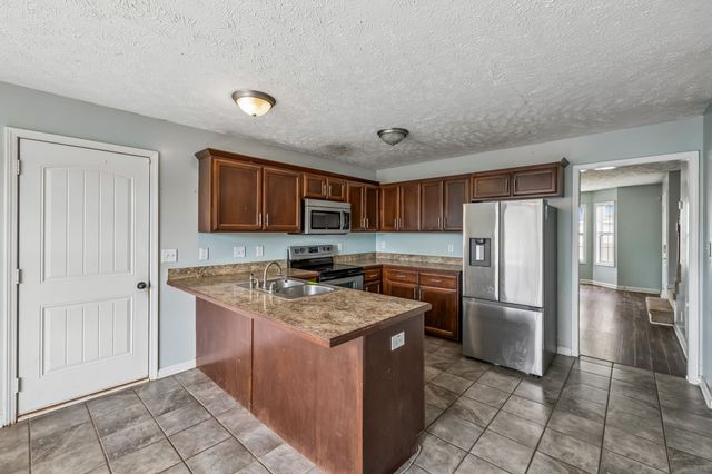 1372 Constitution Dr, Clarksville, TN 37042