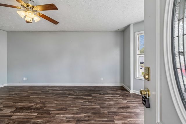 1372 Constitution Dr, Clarksville, TN 37042