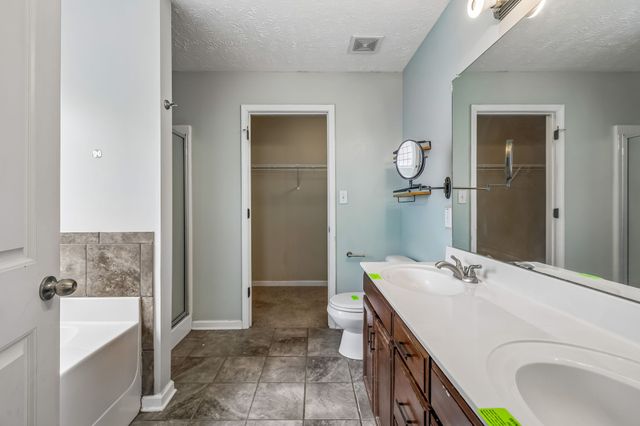 1372 Constitution Dr, Clarksville, TN 37042