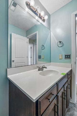 1372 Constitution Dr, Clarksville, TN 37042