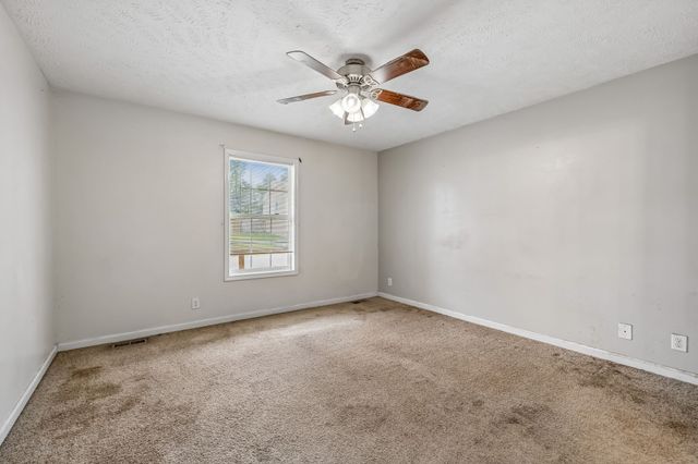 1372 Constitution Dr, Clarksville, TN 37042