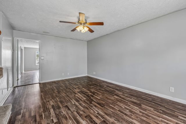 1372 Constitution Dr, Clarksville, TN 37042