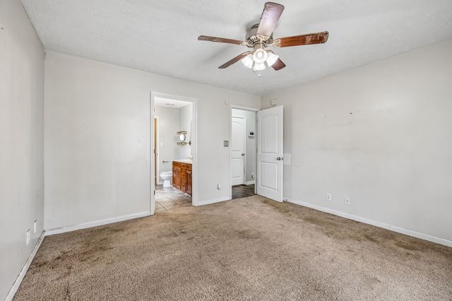 1372 Constitution Dr, Clarksville, TN 37042