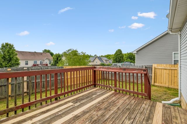 1372 Constitution Dr, Clarksville, TN 37042