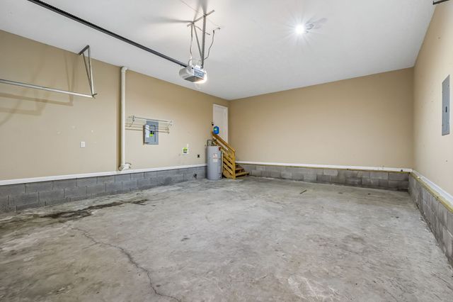1372 Constitution Dr, Clarksville, TN 37042