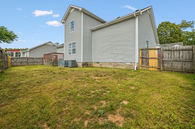 1372 Constitution Dr, Clarksville, TN 37042