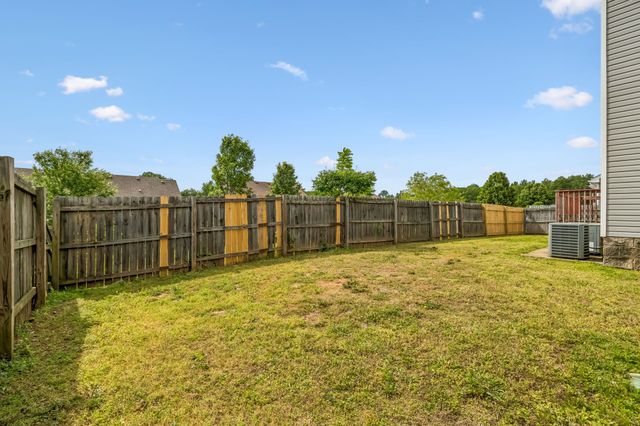 1372 Constitution Dr, Clarksville, TN 37042