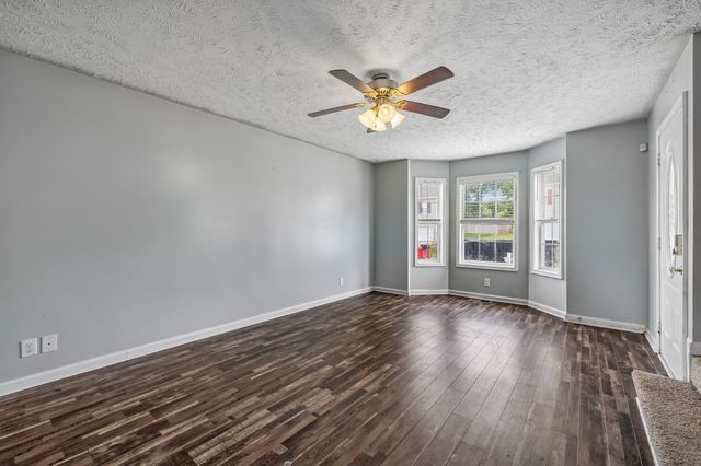 1372 Constitution Dr, Clarksville, TN 37042