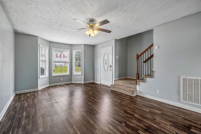1372 Constitution Dr, Clarksville, TN 37042
