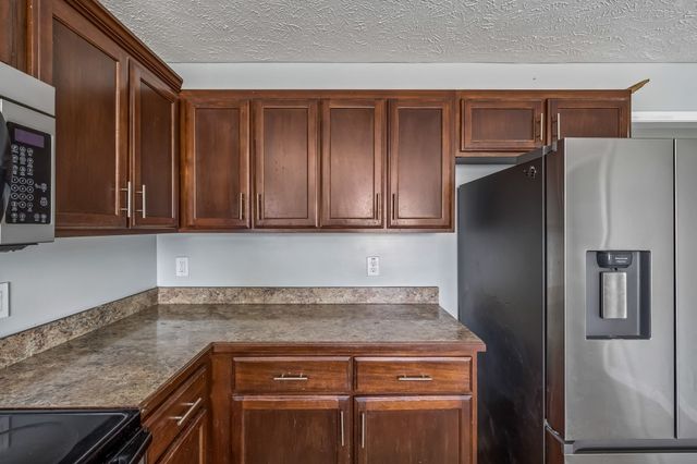 1372 Constitution Dr, Clarksville, TN 37042