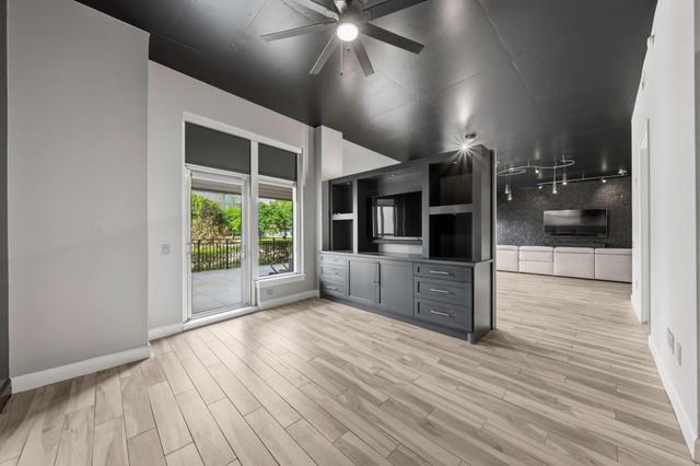 3 Waterway Court 1B, The Woodlands, TX 77380