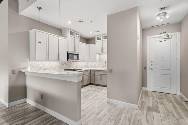 3 Waterway Court 1B, The Woodlands, TX 77380