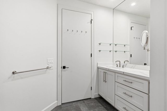 3 Waterway Court 1B, The Woodlands, TX 77380