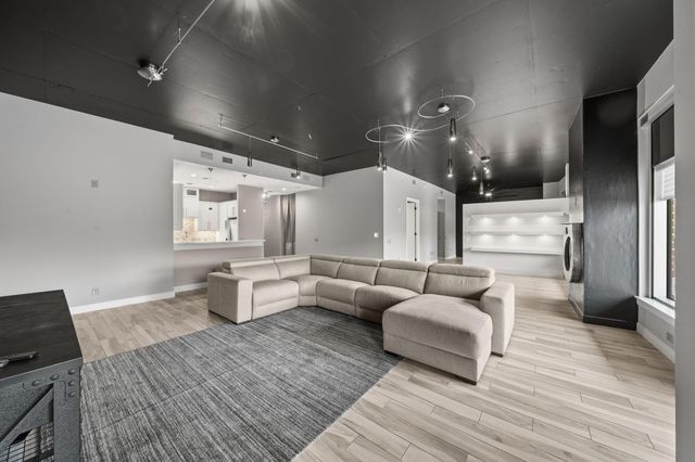 3 Waterway Court 1B, The Woodlands, TX 77380