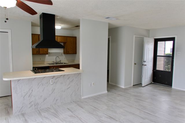 4735 Pecan Meadow Drive, Dallas, TX 75236