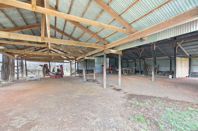 3863 Felts Rd, Cedar Hill, TN 37032