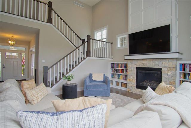 1011 Tara Lane, Waunakee, WI 53597